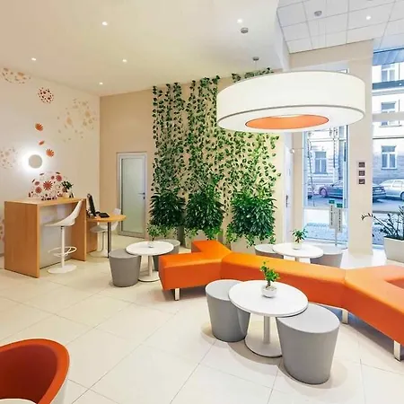 Ibis Wenceslas Square 3*