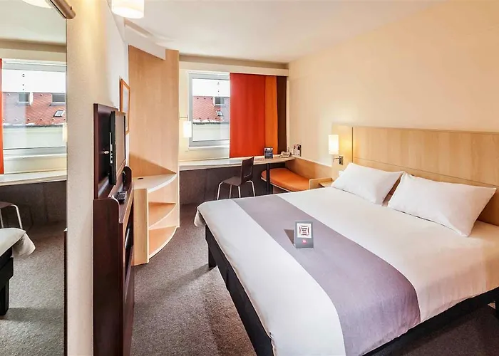 Ibis Wenceslas Square Hotel 3*