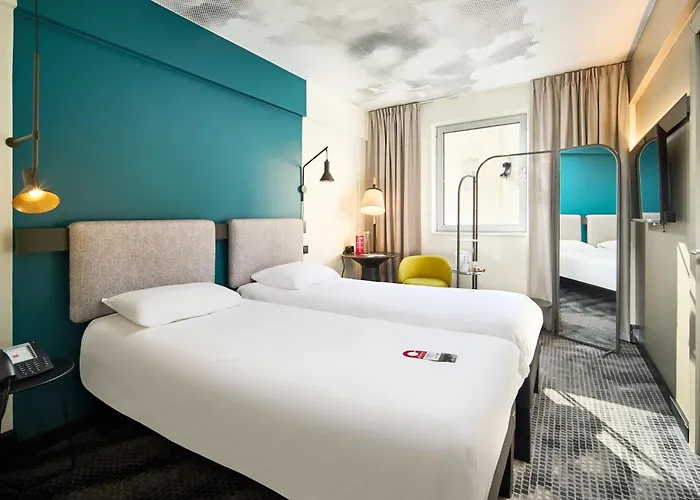 Ibis Wenceslas Square 3*