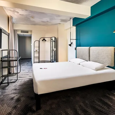 Ibis Wenceslas Square 3*